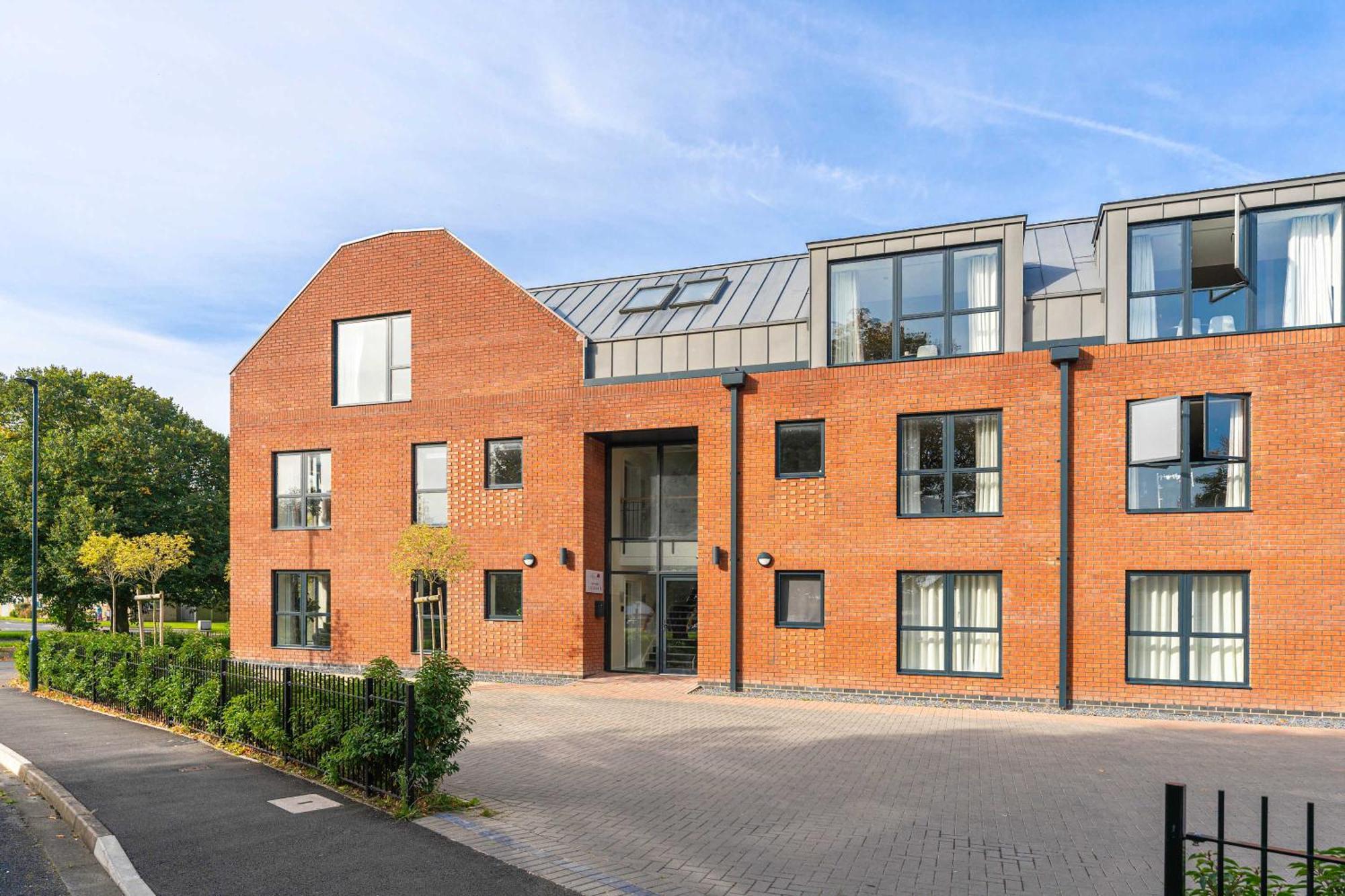 Stylish 2 Bedroom Apartments In Derby Esterno foto